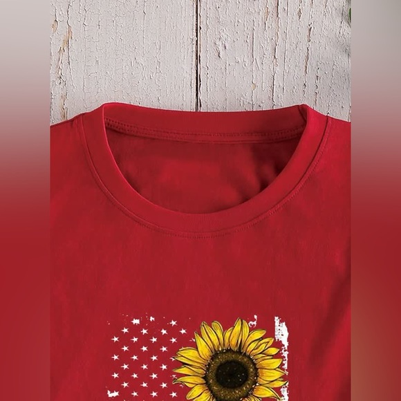 🇺🇸Sunflower & American Flag Graphics Polyester Cotton Blend T-Shirt! - Picture 3 of 7